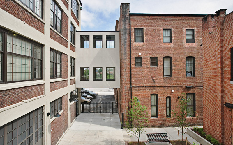 http://cdn.rentcafe.com/dmslivecafe/3/878536/Courtyard MAIN__134.jpg